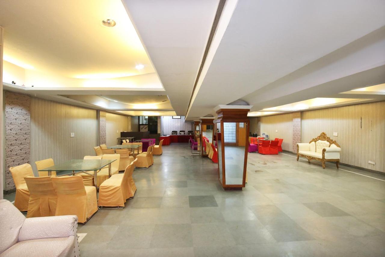 Capital O 10990 Hotel Gobind Regency Zirakpur Εξωτερικό φωτογραφία