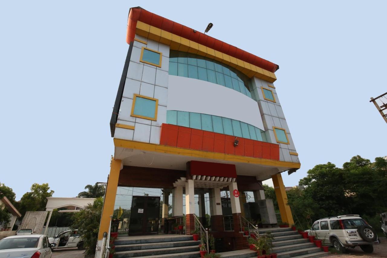 Capital O 10990 Hotel Gobind Regency Zirakpur Εξωτερικό φωτογραφία
