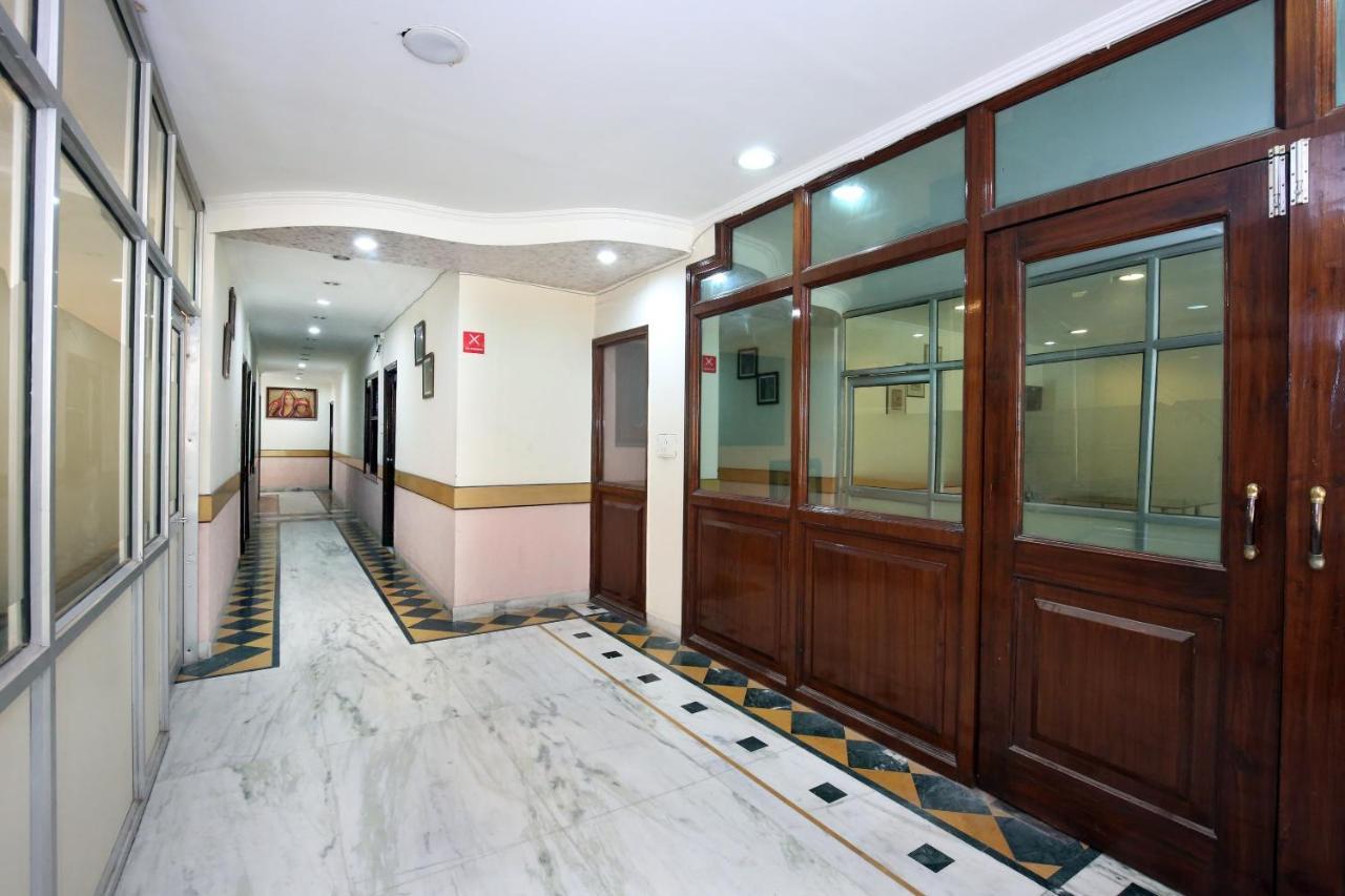 Capital O 10990 Hotel Gobind Regency Zirakpur Εξωτερικό φωτογραφία