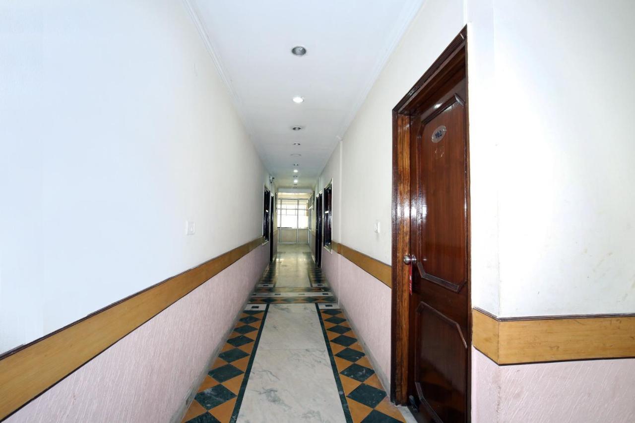 Capital O 10990 Hotel Gobind Regency Zirakpur Εξωτερικό φωτογραφία